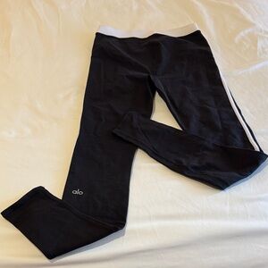 ALO Yoga Women’s Leggings in Black and White